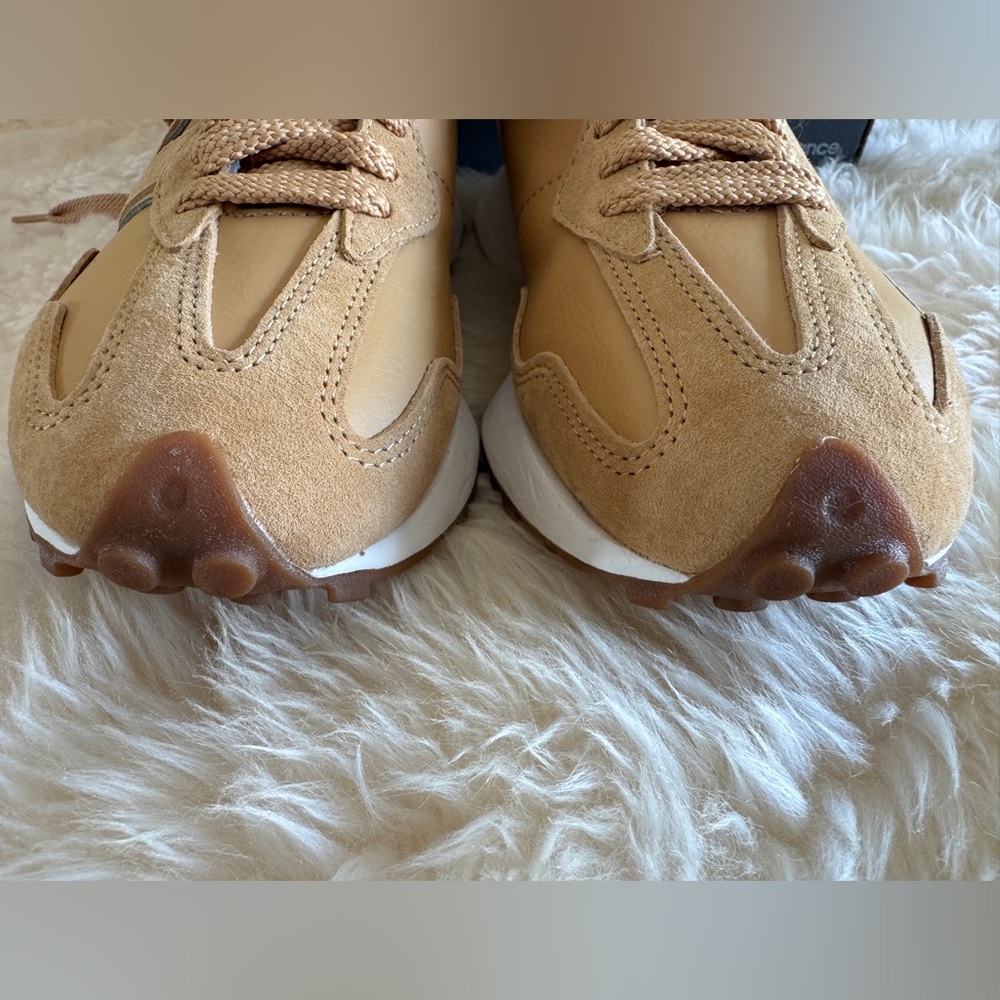 New Balance Beige/Tan Retro Style Sneakers - Picture 6 of 10